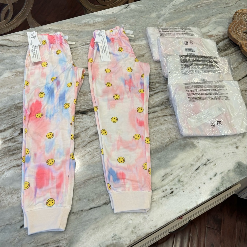 Old Navy Girls Emoji Pajama Pants